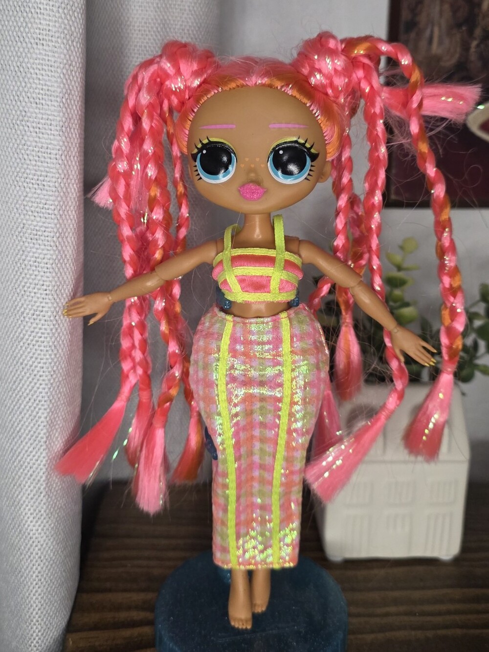 LOL Surprise OMG Doll LIGHTS  DAZZLE Fashion Doll Big Sister